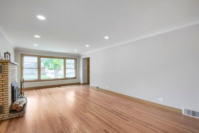 8531 S Tripp Avenue, Chicago, IL 60652
