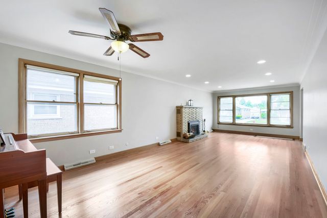 8531 S Tripp Avenue, Chicago, IL 60652