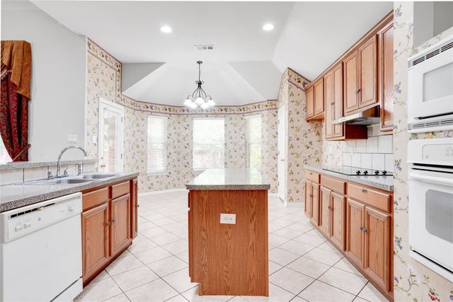 3401 Ledbetter Court, Arlington, TX 76001