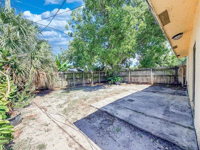 3148 N Dixie Highway, Boca Raton, FL 33431