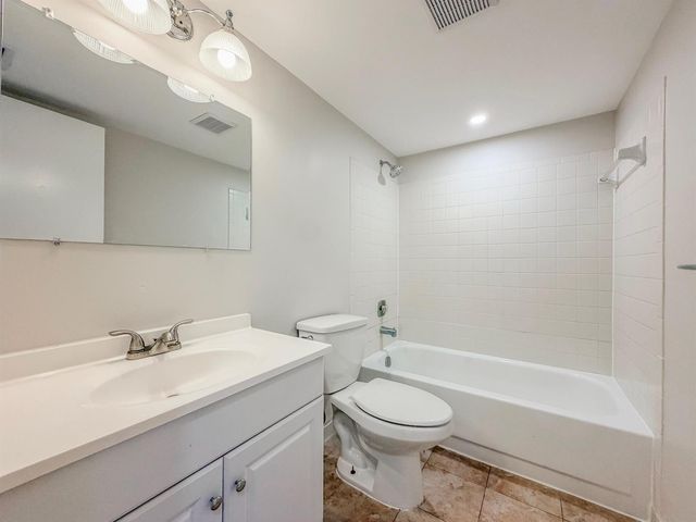 3148 N Dixie Highway, Boca Raton, FL 33431