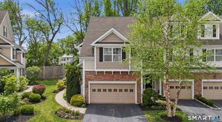 49 Park Place Circle 49, West Hartford, CT 06110