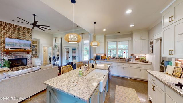 856 E Woodford Cove, Hernando, MS 38632