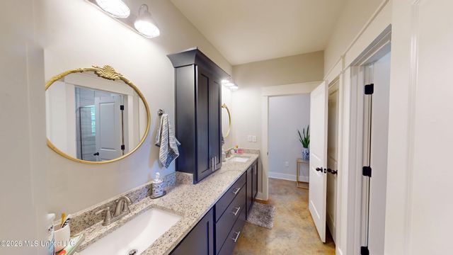 856 E Woodford Cove, Hernando, MS 38632