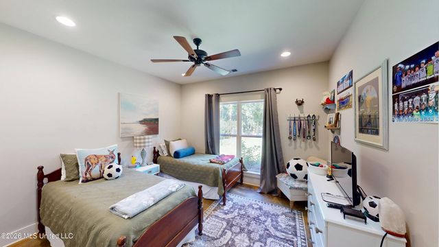 856 E Woodford Cove, Hernando, MS 38632