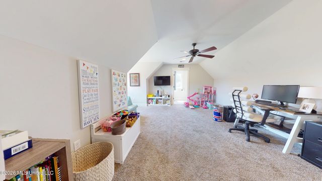 856 E Woodford Cove, Hernando, MS 38632