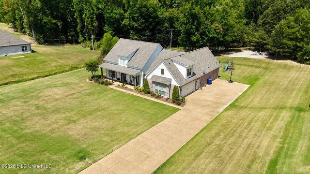 856 E Woodford Cove, Hernando, MS 38632
