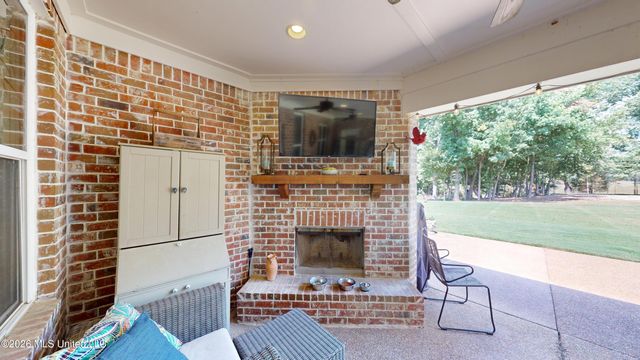 856 E Woodford Cove, Hernando, MS 38632