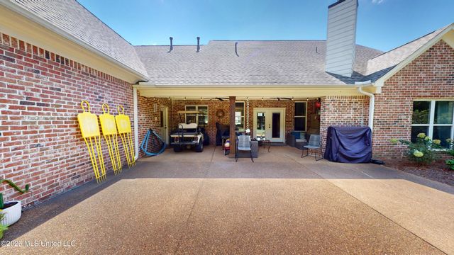 856 E Woodford Cove, Hernando, MS 38632