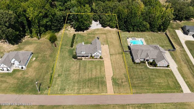 856 E Woodford Cove, Hernando, MS 38632