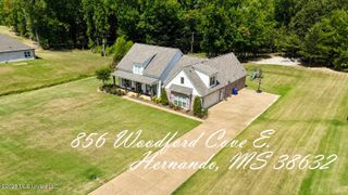 856 E Woodford Cove, Hernando, MS 38632
