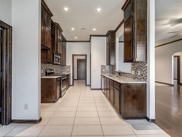 2409 Santa Monica Drive, Edmond, OK 73034