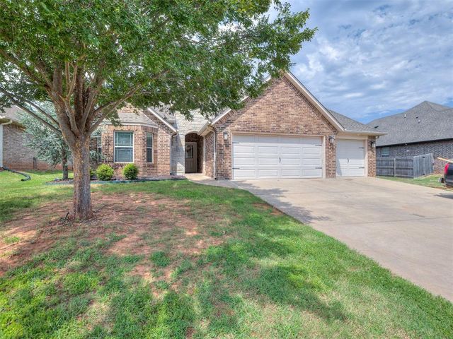 2409 Santa Monica Drive, Edmond, OK 73034