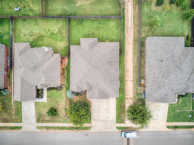 2409 Santa Monica Drive, Edmond, OK 73034