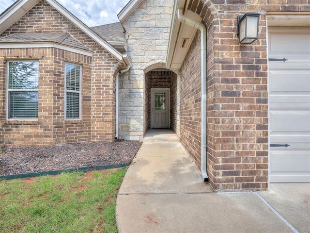 2409 Santa Monica Drive, Edmond, OK 73034
