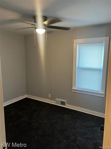18911 Oakfield Street, Detroit, MI 48235