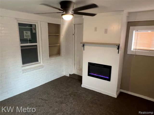 18911 Oakfield Street, Detroit, MI 48235