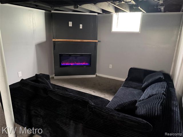18911 Oakfield Street, Detroit, MI 48235