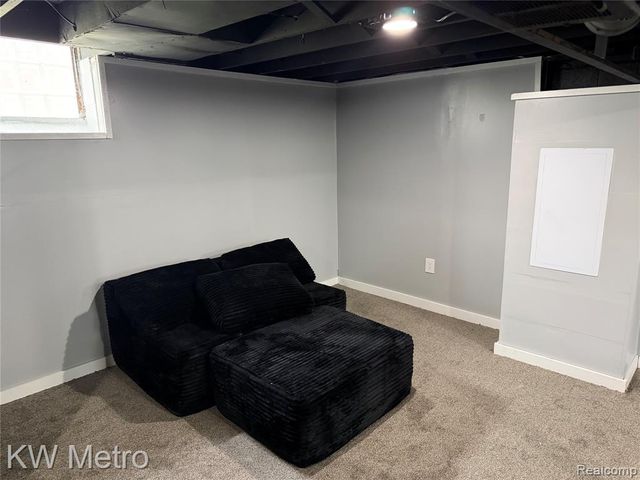 18911 Oakfield Street, Detroit, MI 48235