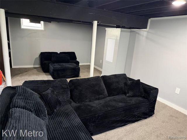 18911 Oakfield Street, Detroit, MI 48235
