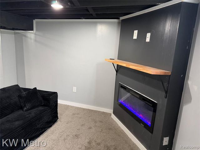 18911 Oakfield Street, Detroit, MI 48235