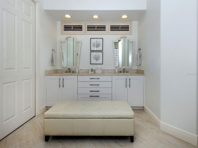 300 STONE BRIAR CREEK DRIVE, Venice, FL 34292