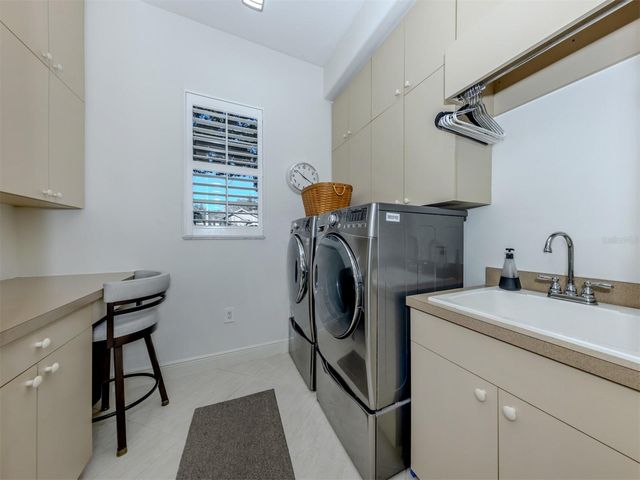 300 STONE BRIAR CREEK DRIVE, Venice, FL 34292