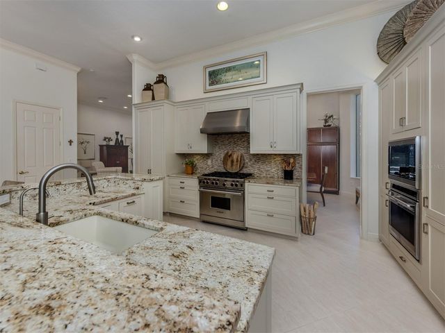 300 STONE BRIAR CREEK DRIVE, Venice, FL 34292