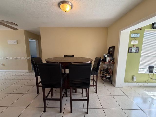 1833 SW 43rd Ave, Fort Lauderdale, FL 33317