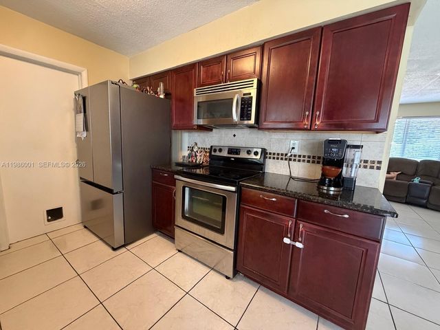 1833 SW 43rd Ave, Fort Lauderdale, FL 33317