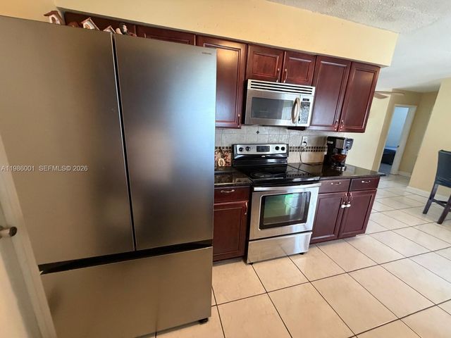 1833 SW 43rd Ave, Fort Lauderdale, FL 33317