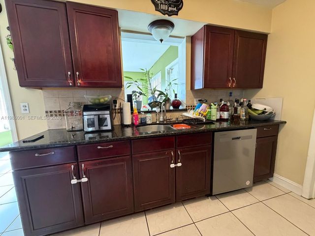 1833 SW 43rd Ave, Fort Lauderdale, FL 33317