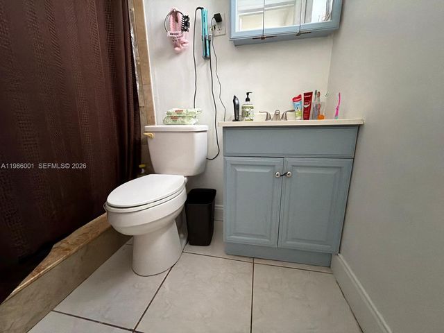 1833 SW 43rd Ave, Fort Lauderdale, FL 33317