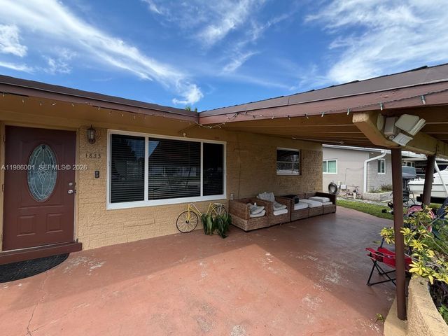 1833 SW 43rd Ave, Fort Lauderdale, FL 33317
