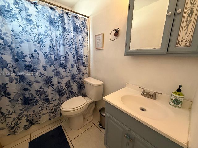 1833 SW 43rd Ave, Fort Lauderdale, FL 33317