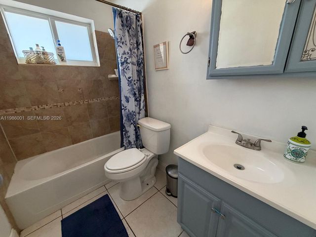 1833 SW 43rd Ave, Fort Lauderdale, FL 33317