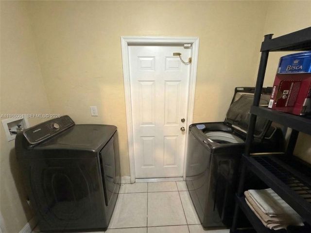 1833 SW 43rd Ave, Fort Lauderdale, FL 33317