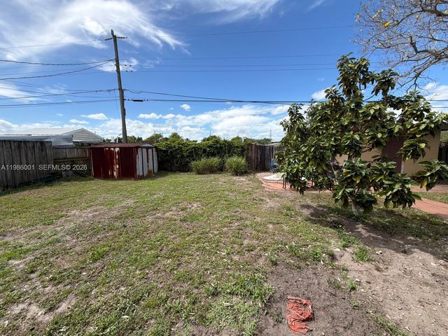 1833 SW 43rd Ave, Fort Lauderdale, FL 33317