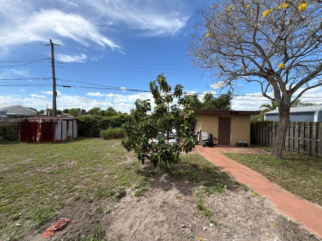 1833 SW 43rd Ave, Fort Lauderdale, FL 33317