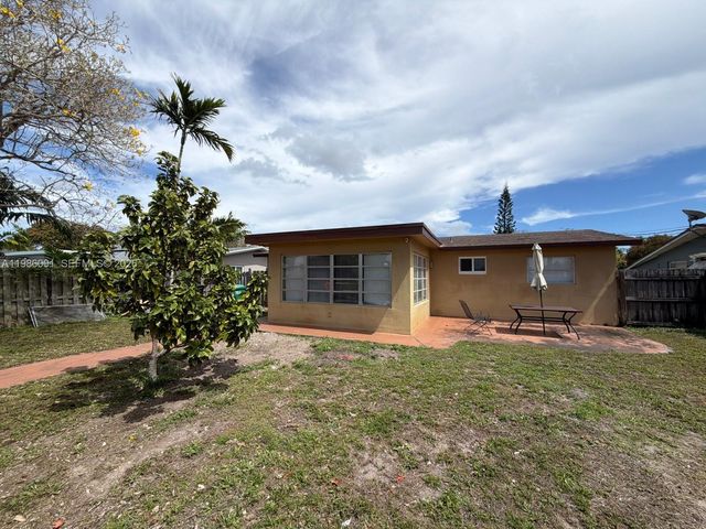 1833 SW 43rd Ave, Fort Lauderdale, FL 33317