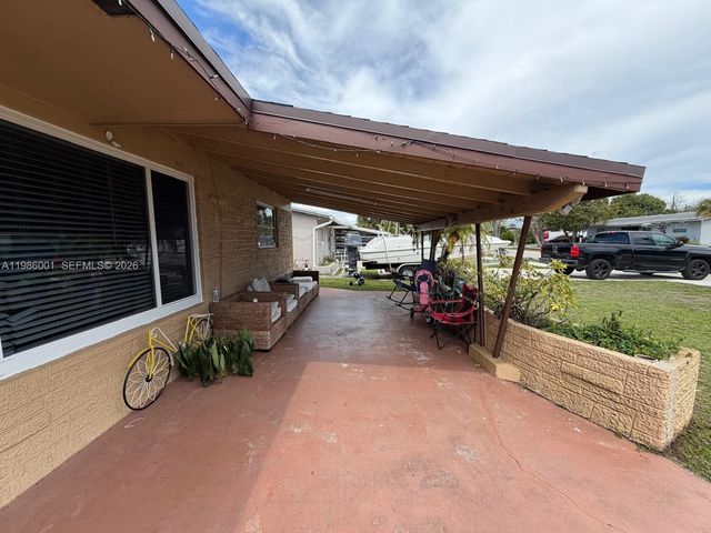 1833 SW 43rd Ave, Fort Lauderdale, FL 33317