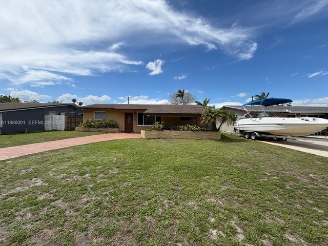 1833 SW 43rd Ave, Fort Lauderdale, FL 33317