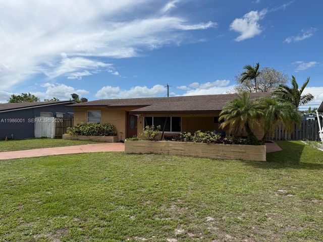 1833 SW 43rd Ave, Fort Lauderdale, FL 33317