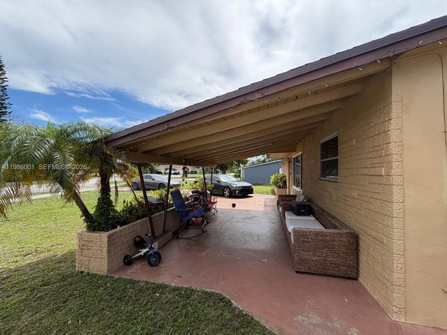 1833 SW 43rd Ave, Fort Lauderdale, FL 33317