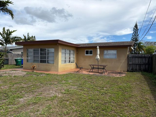 1833 SW 43rd Ave, Fort Lauderdale, FL 33317