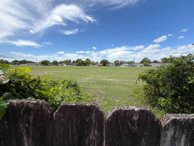 1833 SW 43rd Ave, Fort Lauderdale, FL 33317