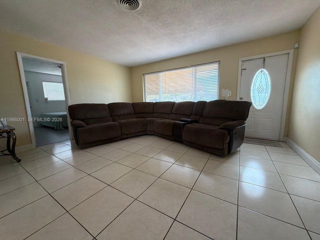 1833 SW 43rd Ave, Fort Lauderdale, FL 33317