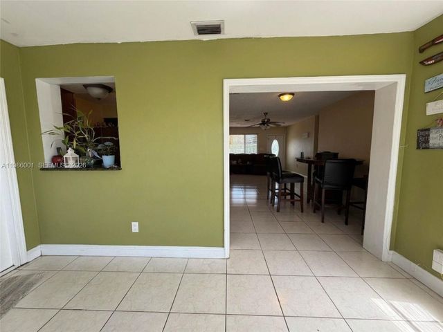 1833 SW 43rd Ave, Fort Lauderdale, FL 33317