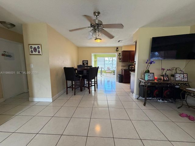 1833 SW 43rd Ave, Fort Lauderdale, FL 33317