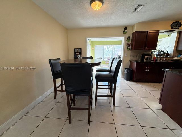 1833 SW 43rd Ave, Fort Lauderdale, FL 33317
